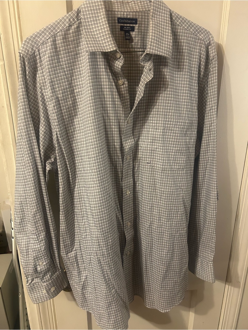 croft & barrow Men's Light Gray and White Check Dress Shirt